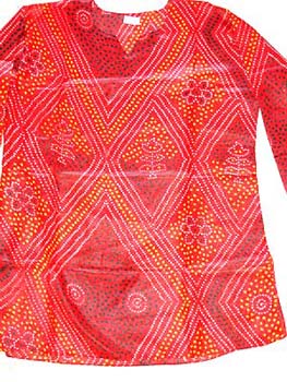 Clothing factory imports quality fashion wear. Womens summer shirt in red with diamond designs, V-neck, and long sleeves from China       / china-wholesale-product-exporter-002